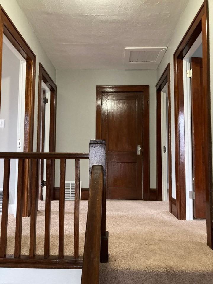 222 19th Ave N - Photo 2 of 11
