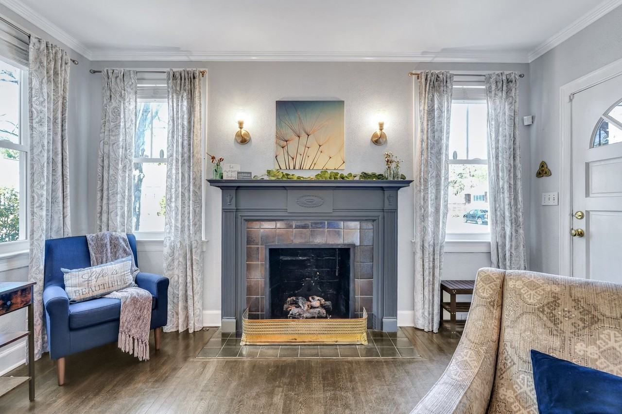 435 E 51st St - Photo 5 of 50