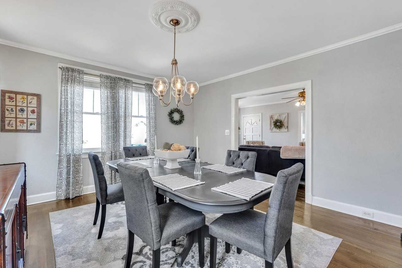 435 E 51st St - Photo 7 of 50