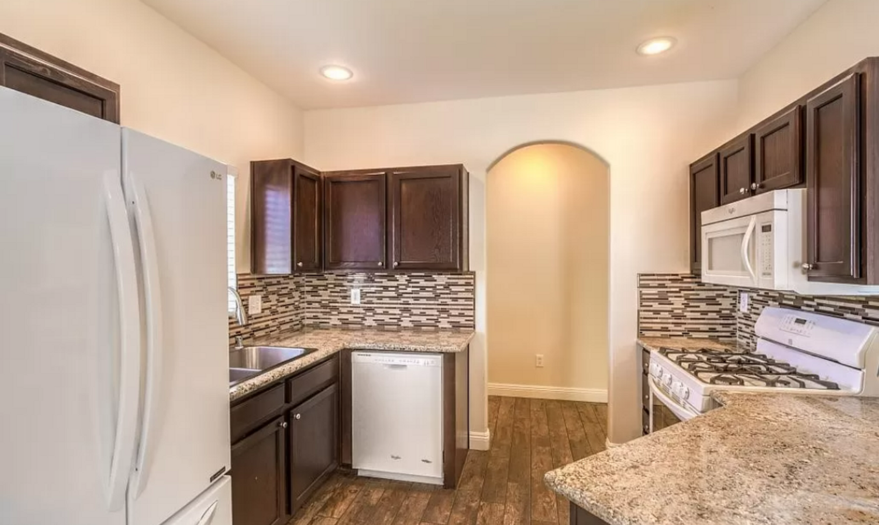 10117 Jacob Pl #202 - Photo 5 of 24