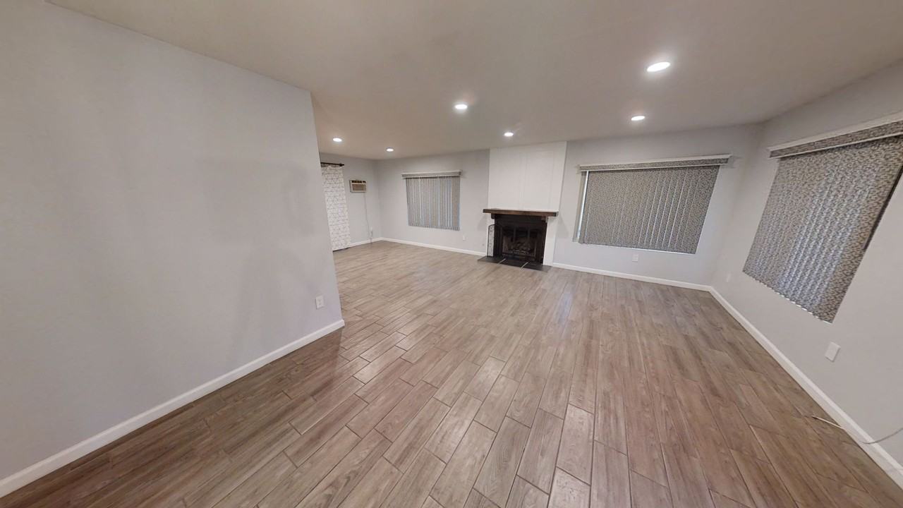 1091 Ardmore Cir - Photo 2 of 24