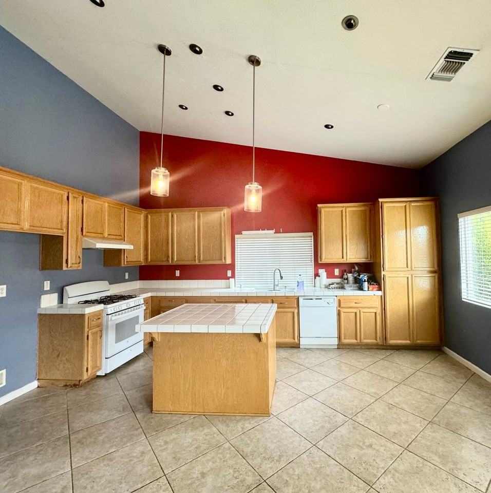 9931 Tarzo Way - Photo 3 of 11