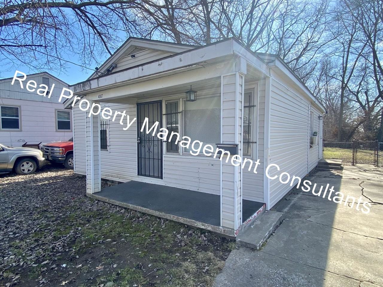 4507 E 35th St - Photo 2 of 12