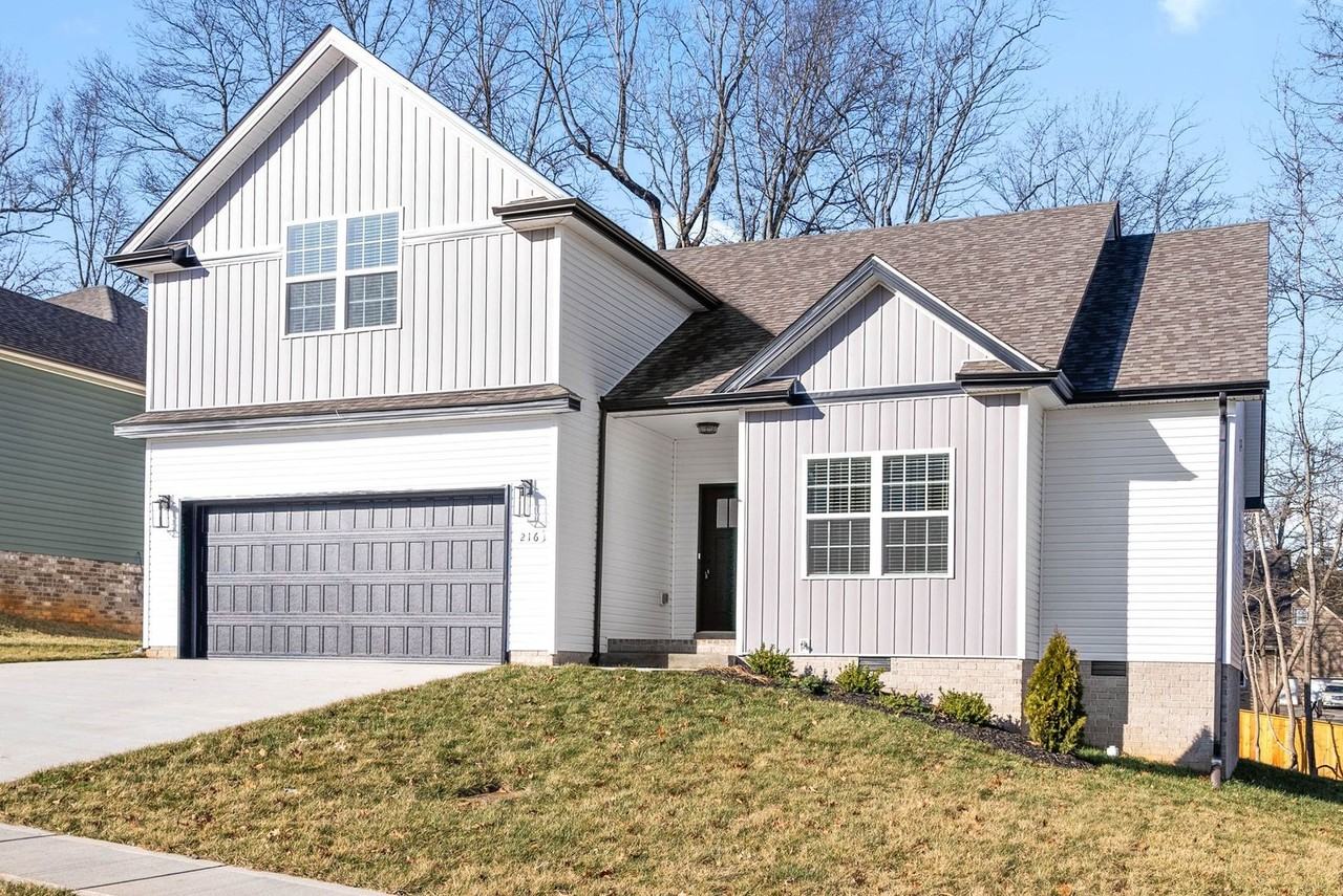 216 Wade Hampton Ln - Photo 2 of 30