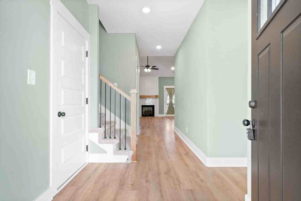 216 Wade Hampton Ln - Photo 3 of 30