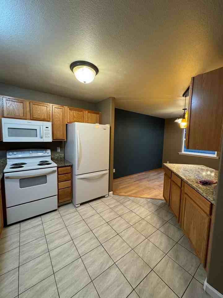 1444 Four Seasons Dr - Photo 7 of 10