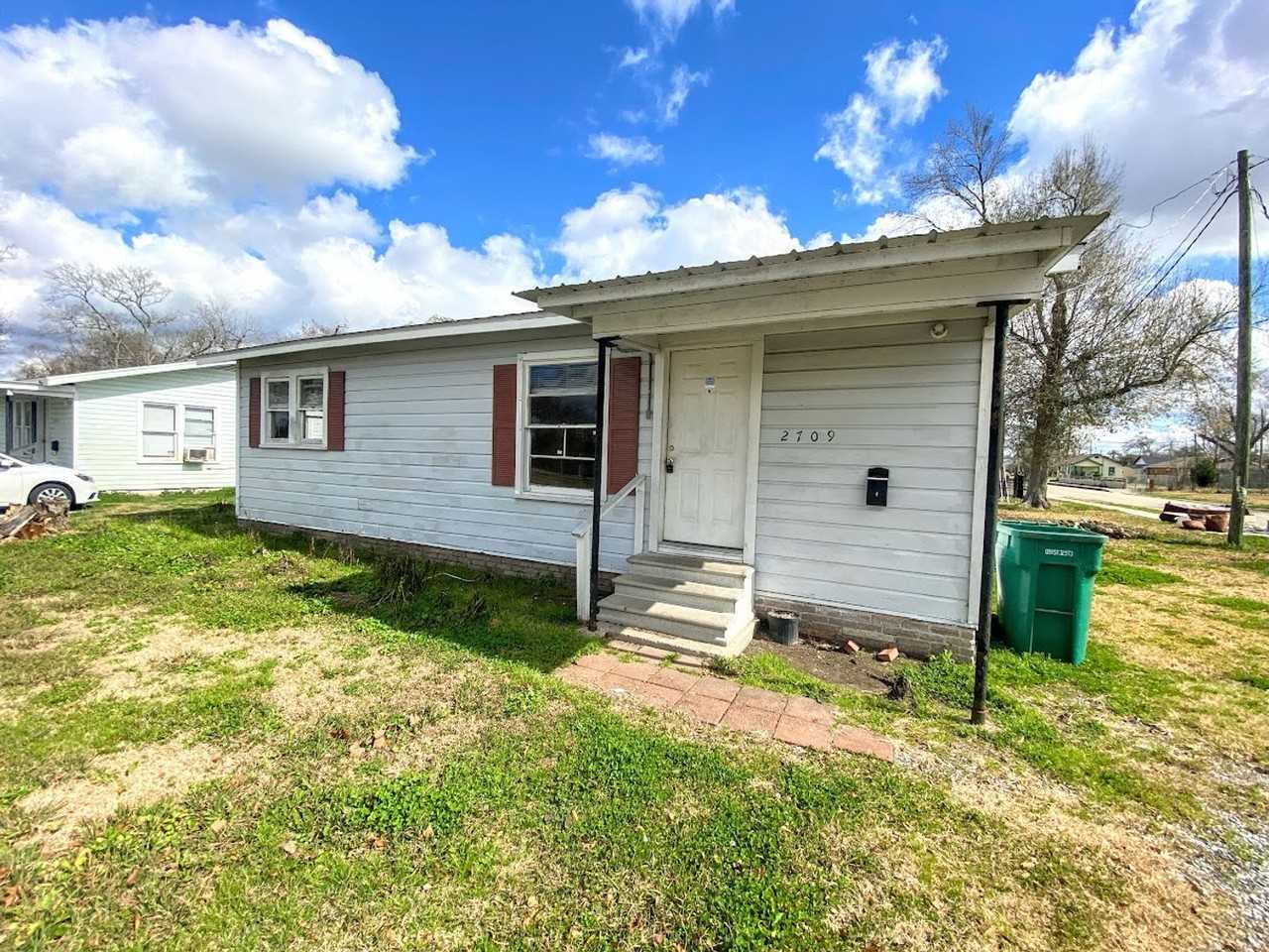 2709 Cline St - Photo 2 of 14