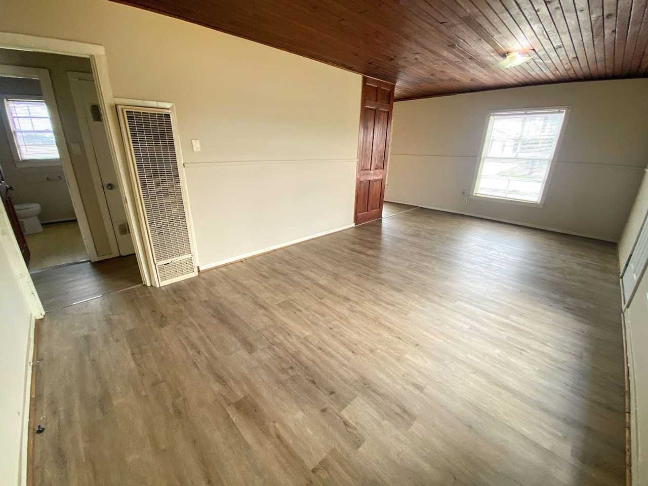 2709 Cline St - Photo 5 of 14