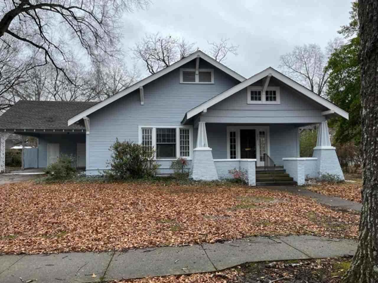 402 Robins St - Photo 2 of 29