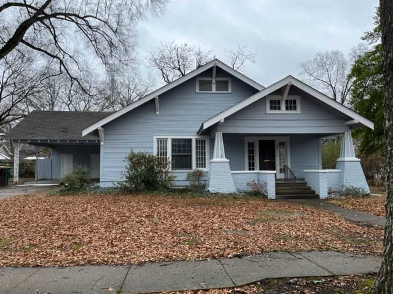 402 Robins St - Photo 3 of 29