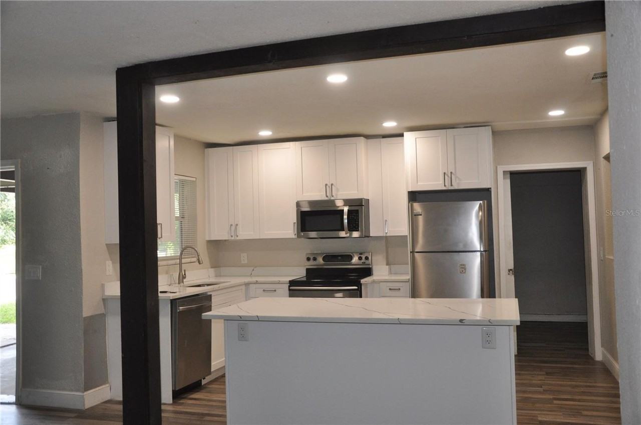 411 E Adalee St - Photo 4 of 8