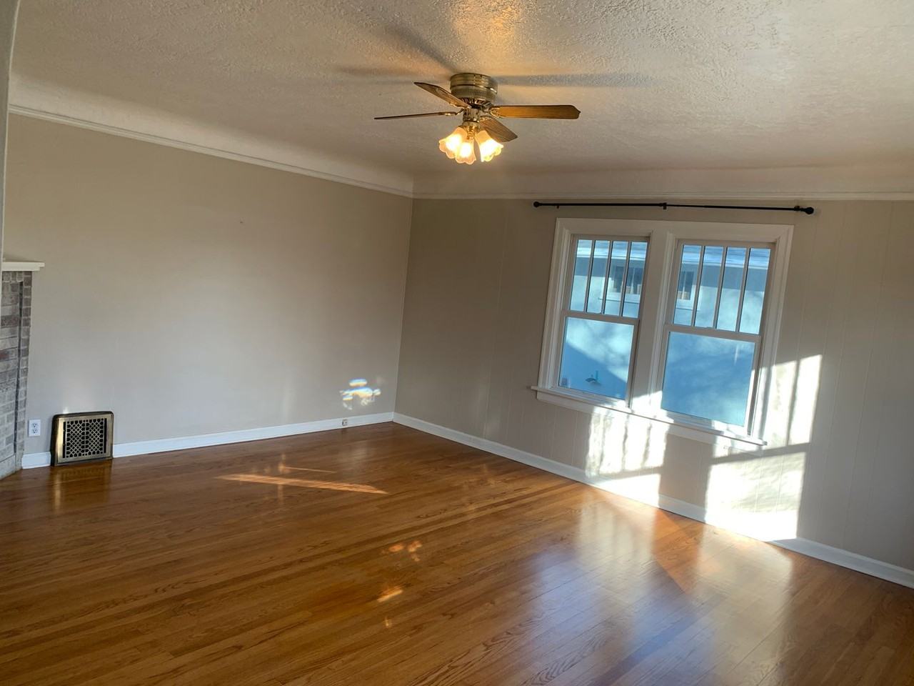 139 Avenue B - Photo 3 of 27