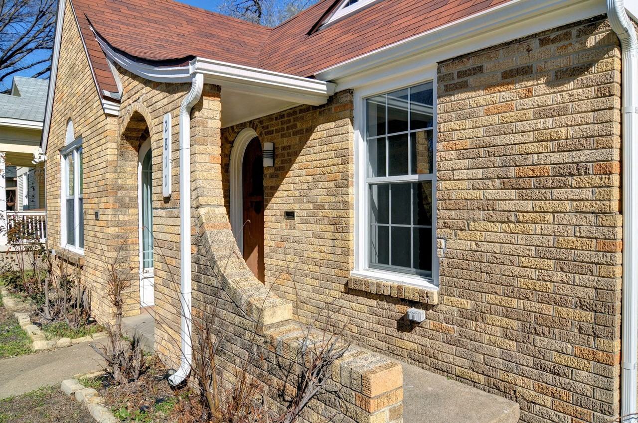 2811 Travis Ave - Photo 3 of 30