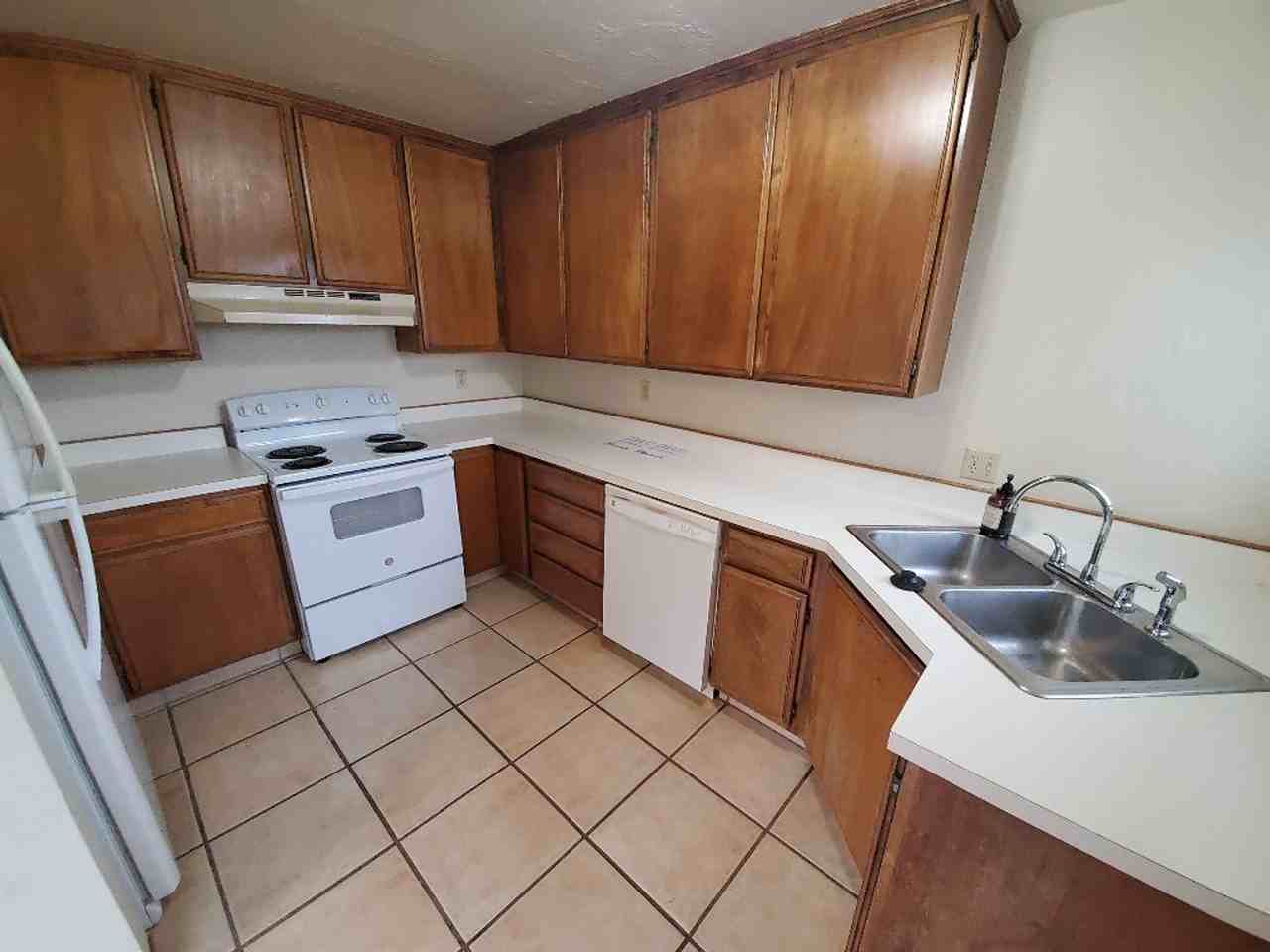 2430 Bainbridge St - Photo 3 of 16