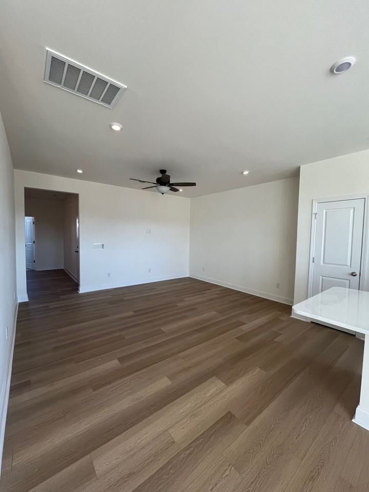 1047 S Point Rd - Photo 5 of 32