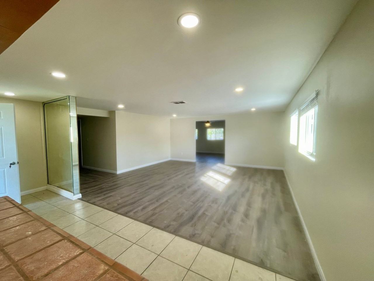 238 S Gardenglen St - Photo 3 of 20