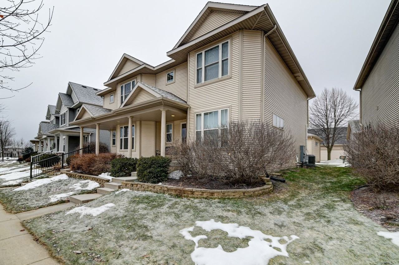 1462 Wild Iris St - Photo 2 of 50