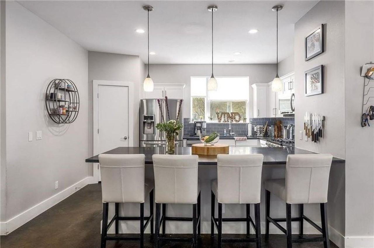 1110 Concordia Ave - Photo 5 of 29