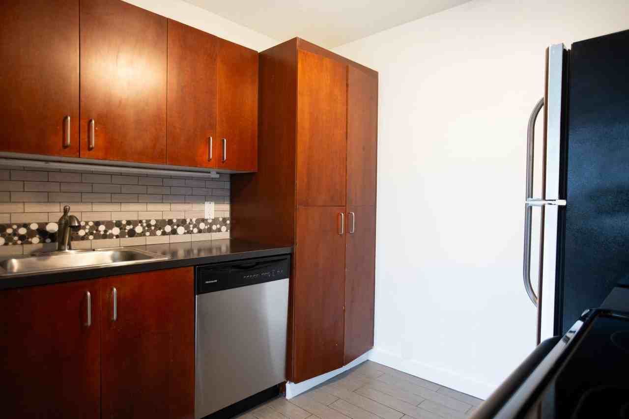 2020 Sw Main St #706 - Photo 5 of 16