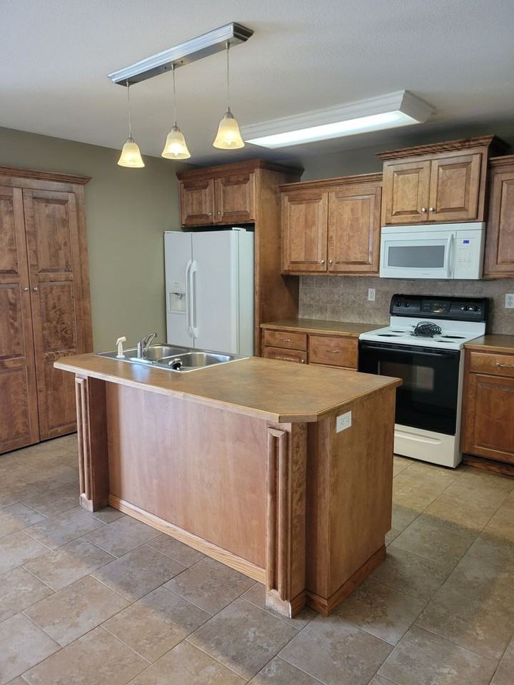 1112 Kimmy Ln Apt A - Photo 3 of 11