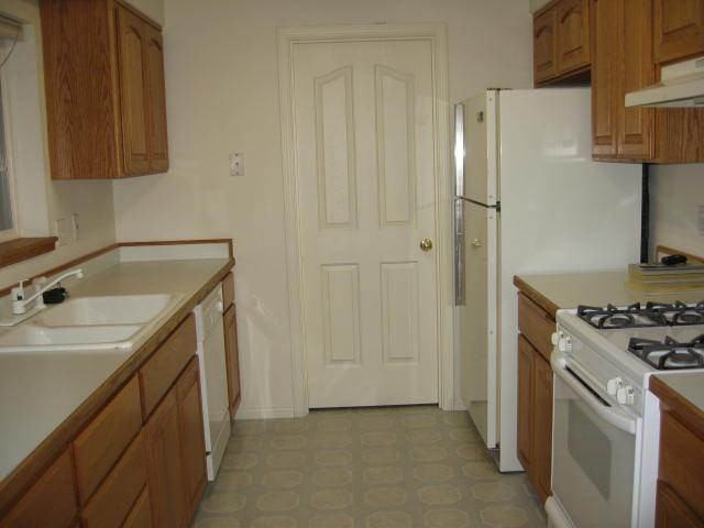 165 Chandler Dr - Photo 2 of 4