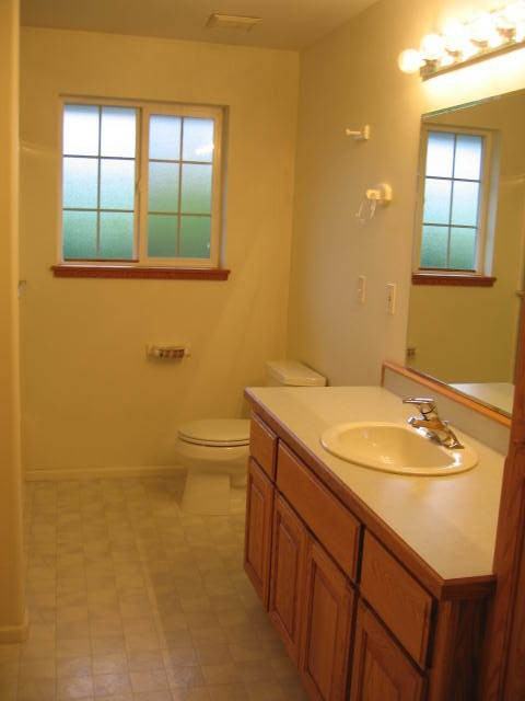 165 Chandler Dr - Photo 3 of 4