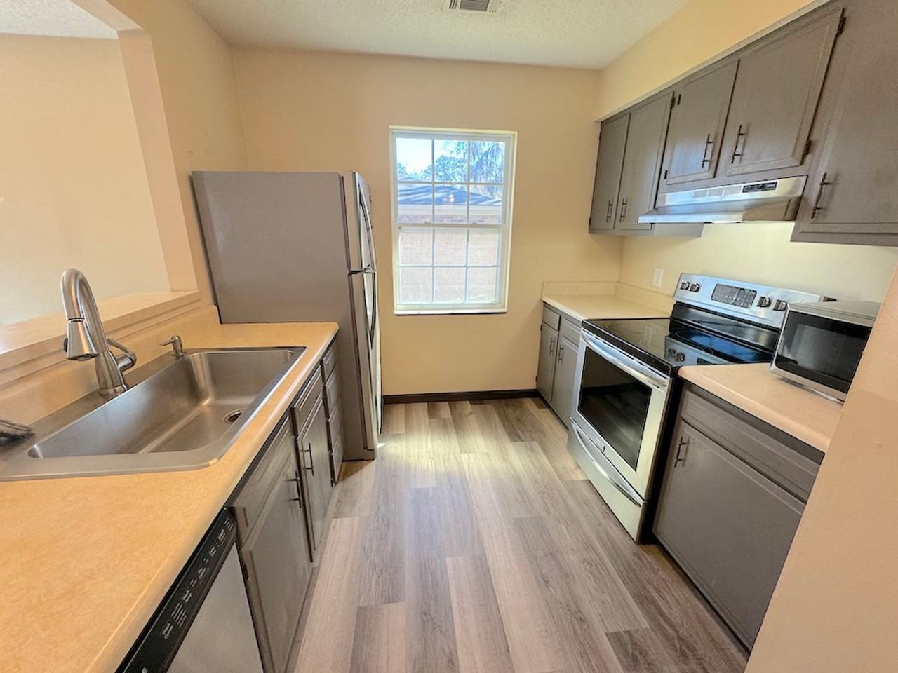 23 Kandlewood Dr - Photo 2 of 5