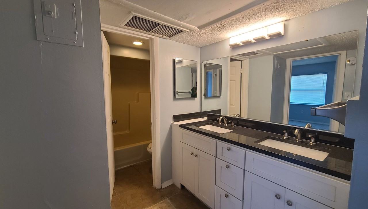 2523 N Alafaya Trl #43 - Photo 7 of 8