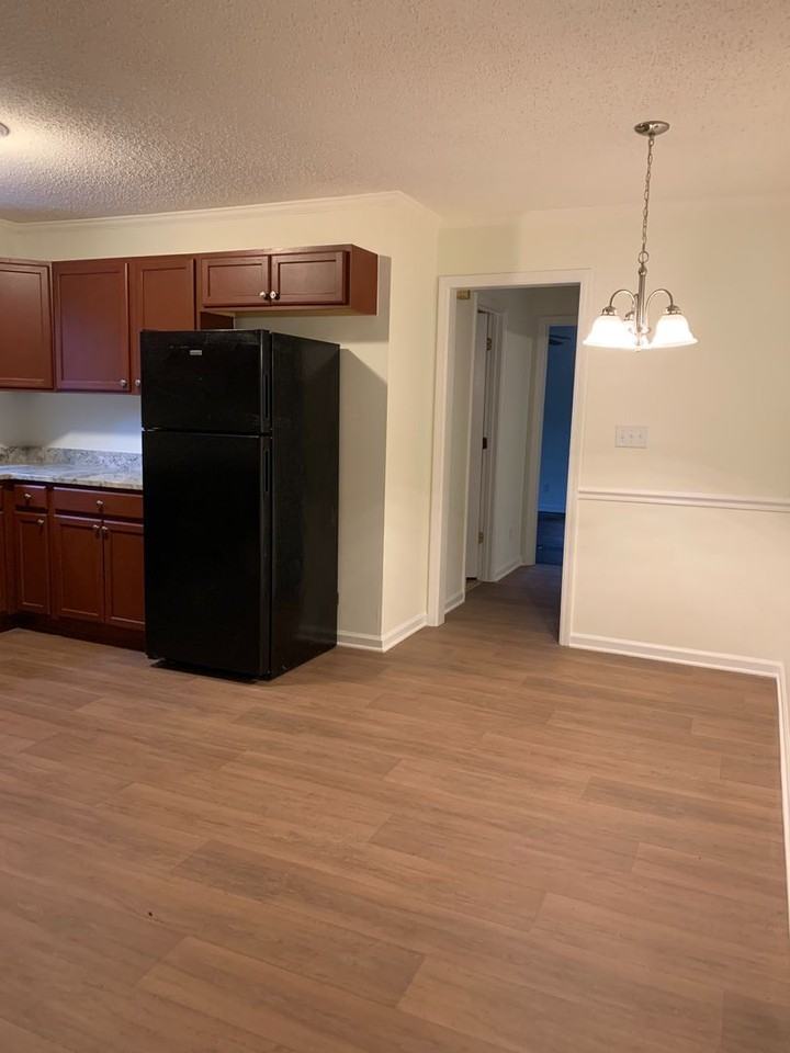 200 Rollingwood Dr - Photo 6 of 46