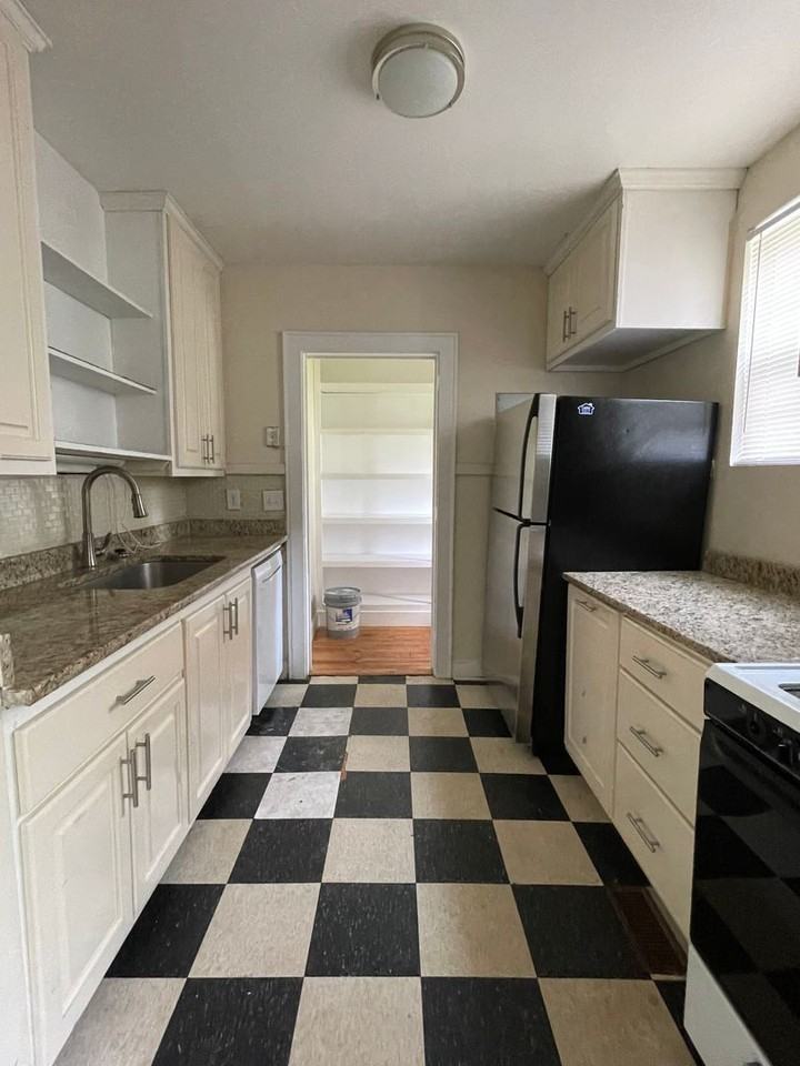 420 Virginia St - Photo 7 of 24