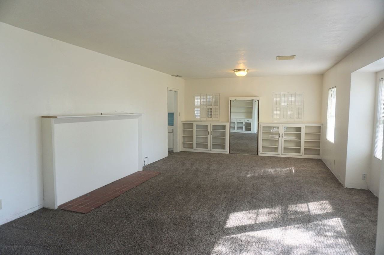 167 La Mesa Dr - Photo 2 of 9