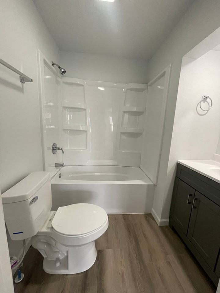 2218 W Olive St - Photo 6 of 10