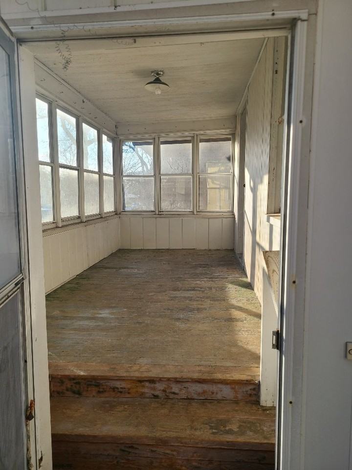 2441 21st Ave - Photo 2 of 14