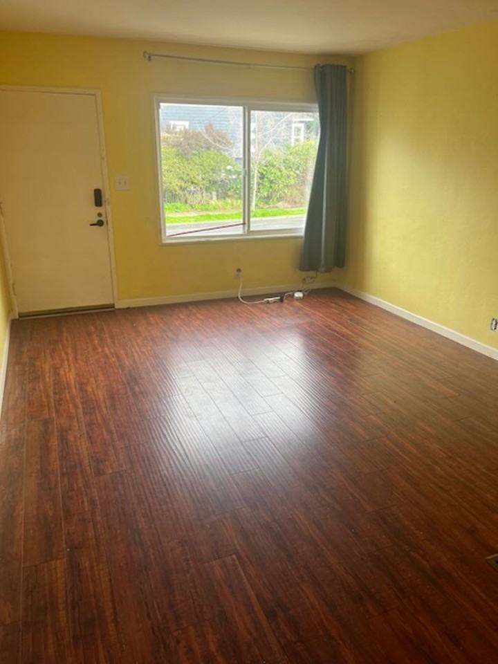 2040 Essex St - Photo 3 of 17