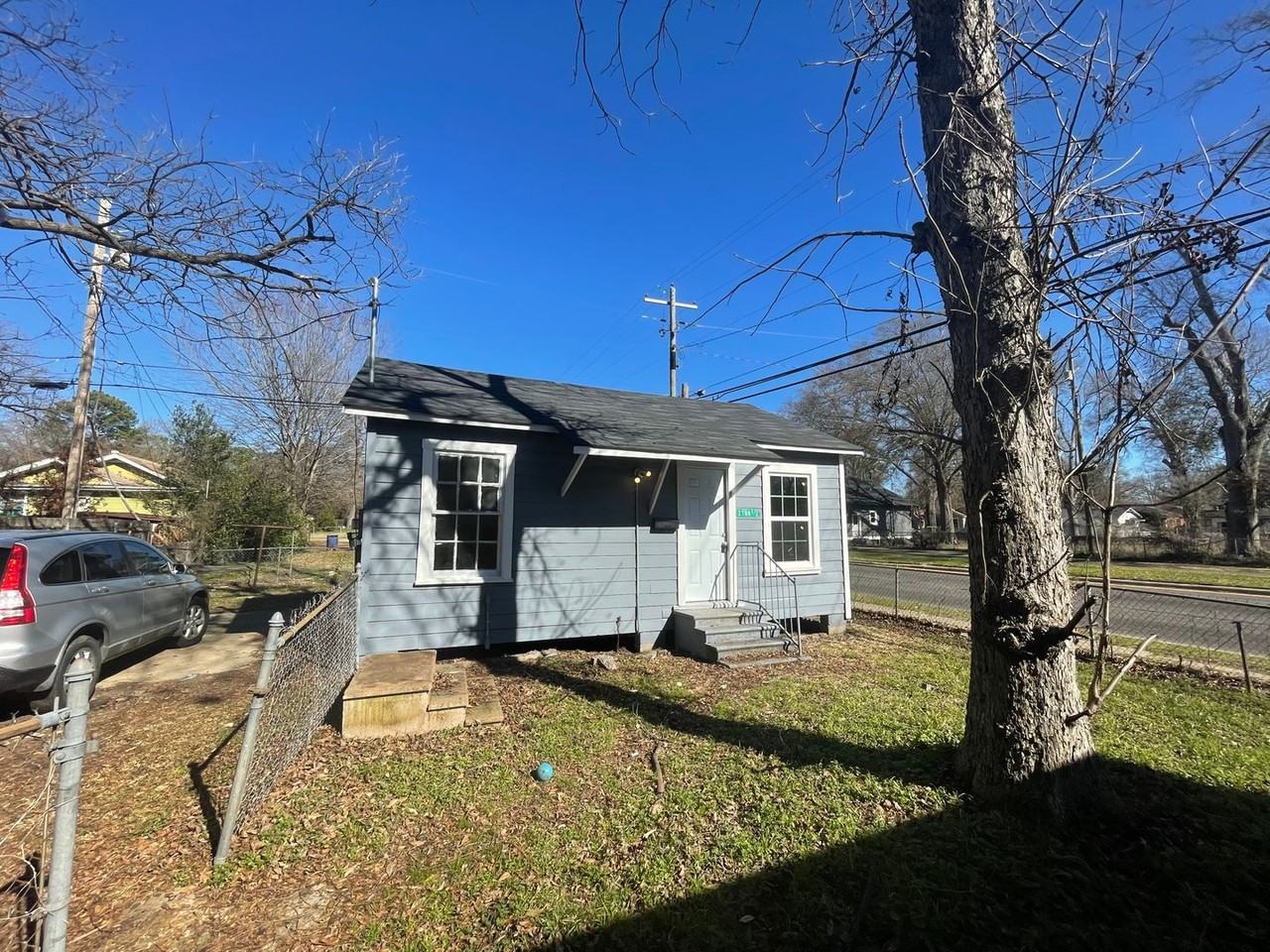 2700 Murray Street - Photo 2 of 7