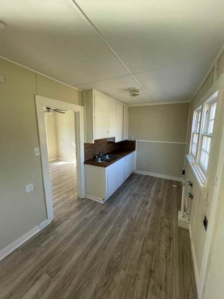 2700 Murray Street - Photo 4 of 7