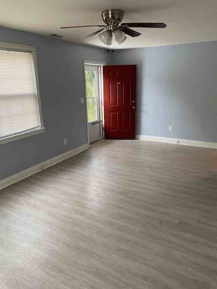 112 E South Blvd - Photo 3 of 11