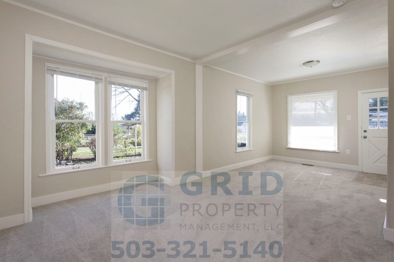 10823 Se Schiller St - Photo 3 of 27