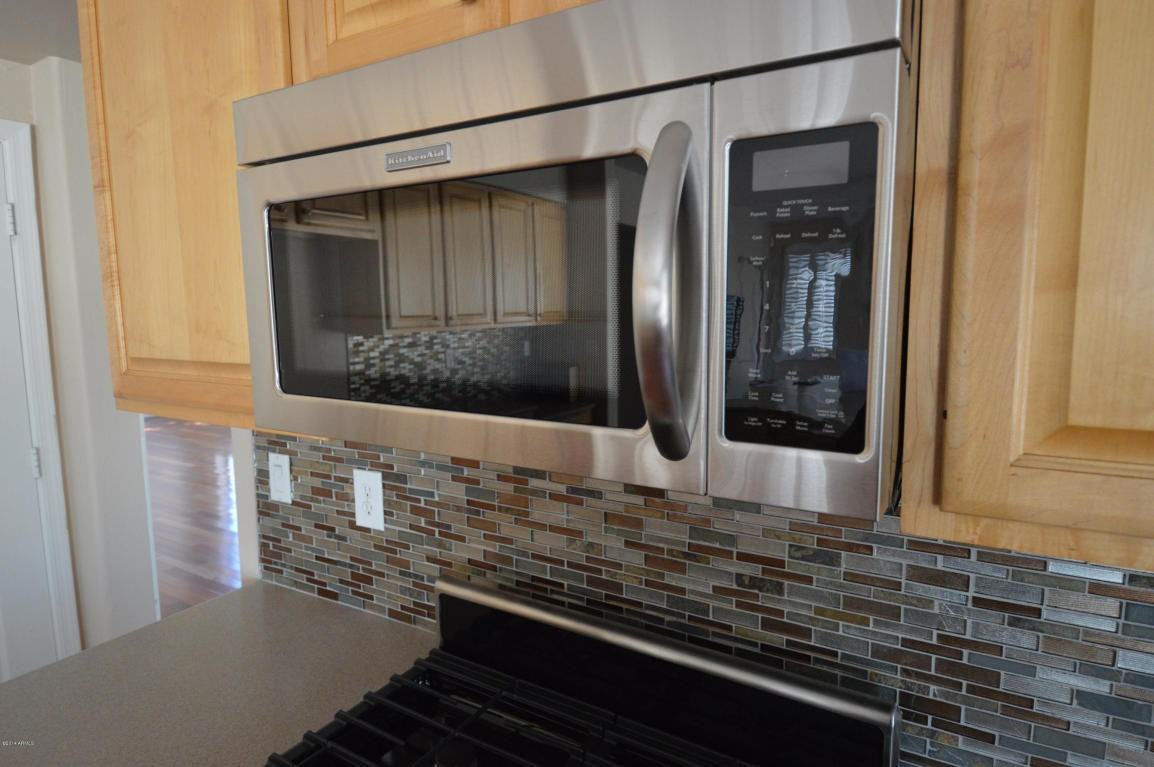 642 W Raven Dr - Photo 4 of 50