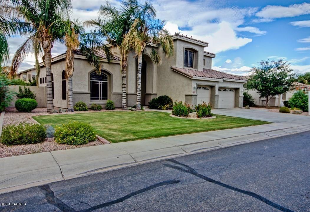 642 W Raven Dr - Photo 2 of 50