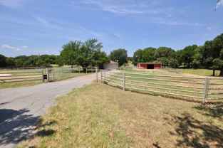 6212 Granbury Hwy - Photo 1 of 1