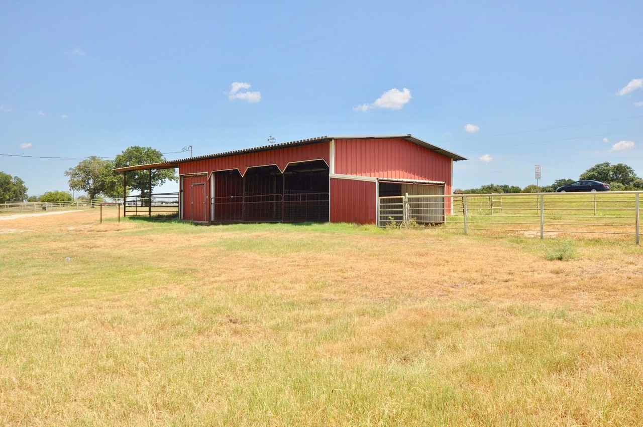 6212 Granbury Hwy - Photo 6 of 17