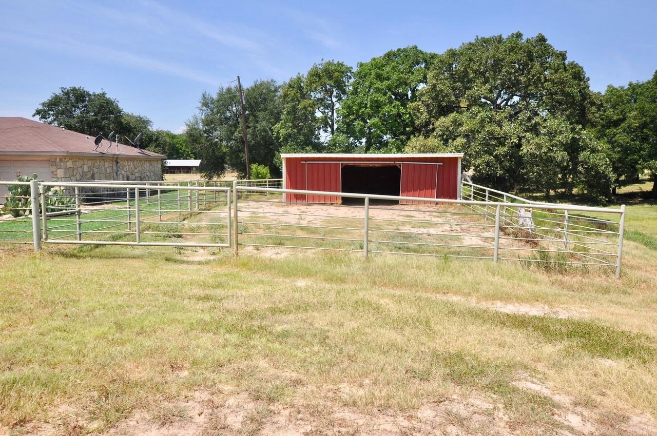 6212 Granbury Hwy - Photo 7 of 17