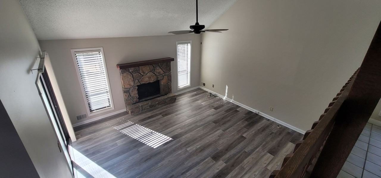 2207 Spear Point Dr - Photo 2 of 19
