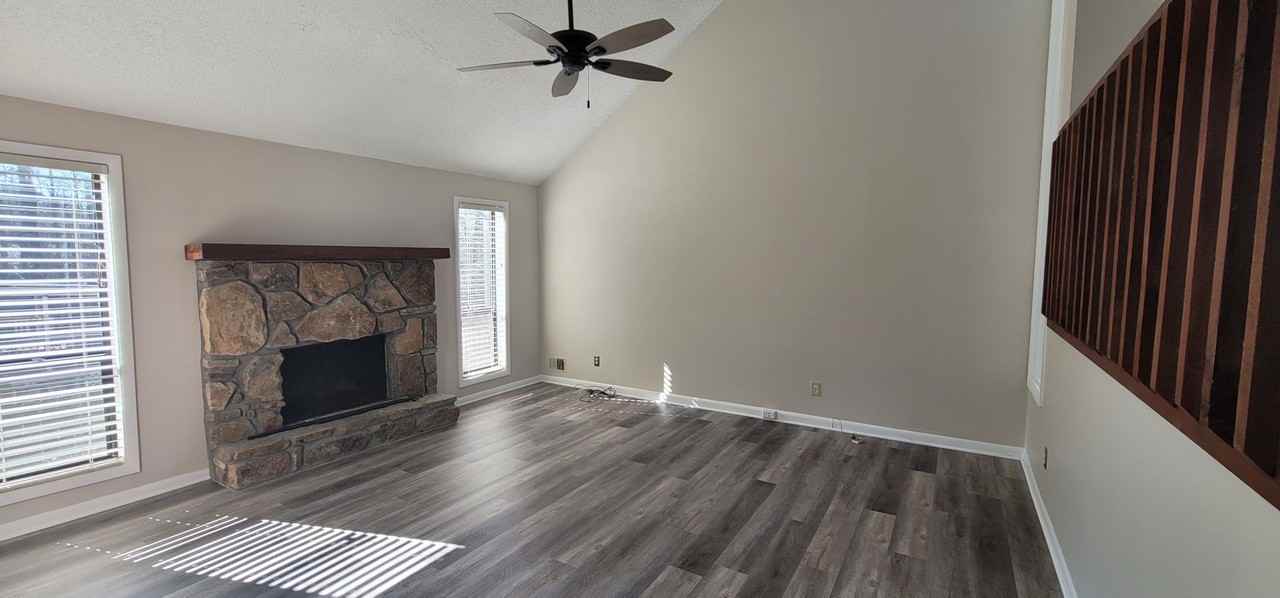 2207 Spear Point Dr - Photo 3 of 19