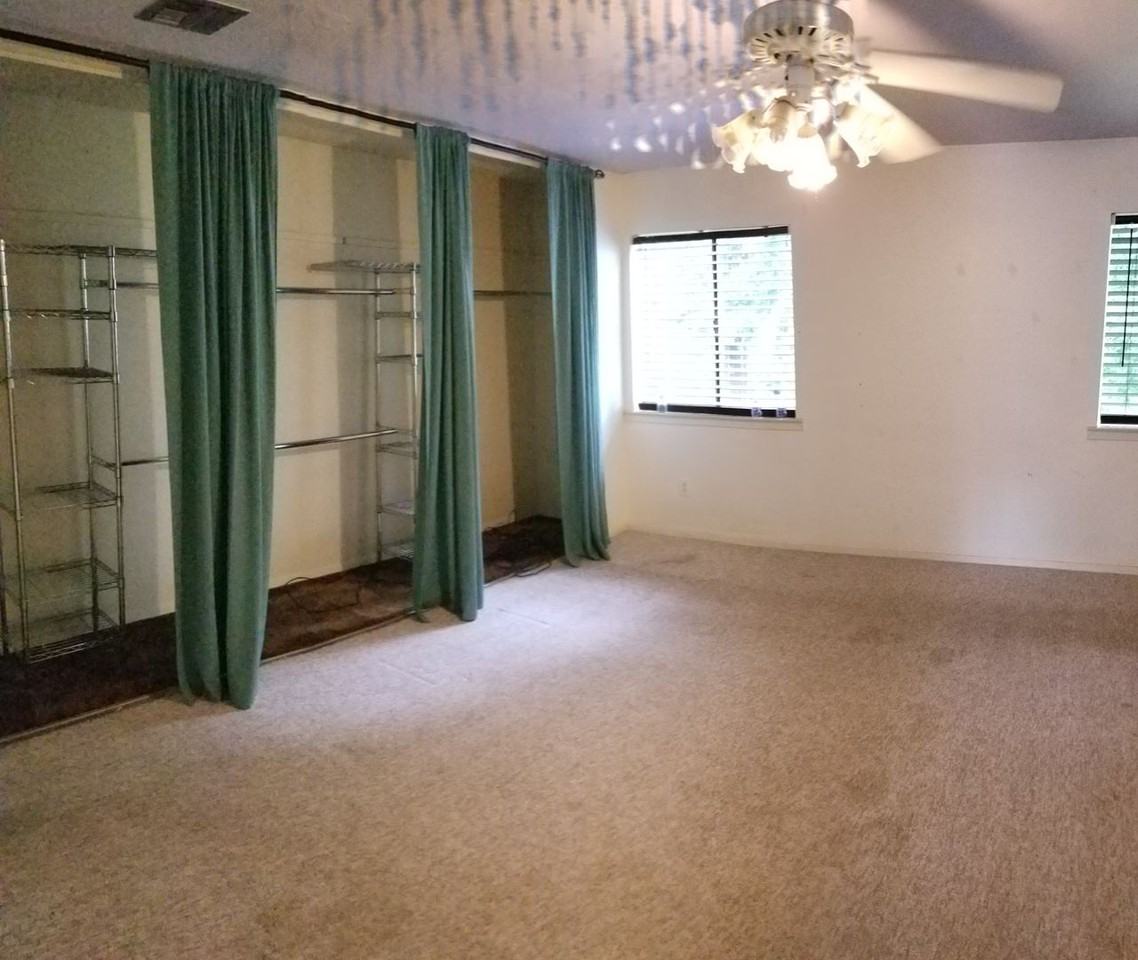 36 Larkspur Ln - Photo 3 of 10