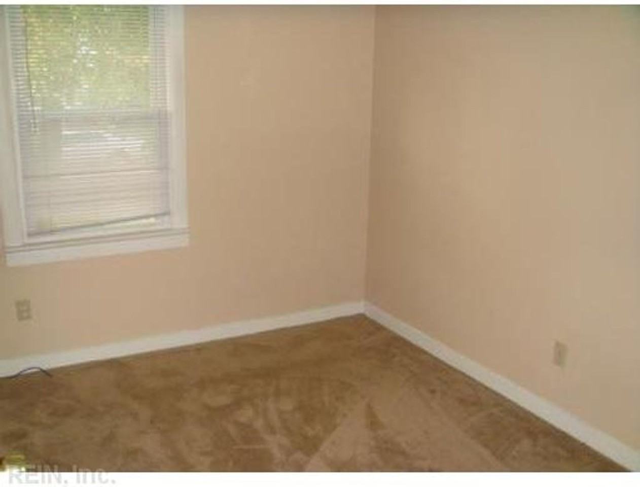 1903 N Lakeland Dr - Photo 3 of 8