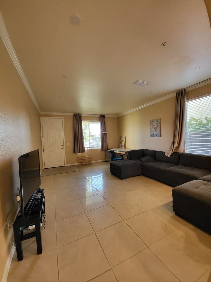 920 Garcia Dr - Photo 5 of 20