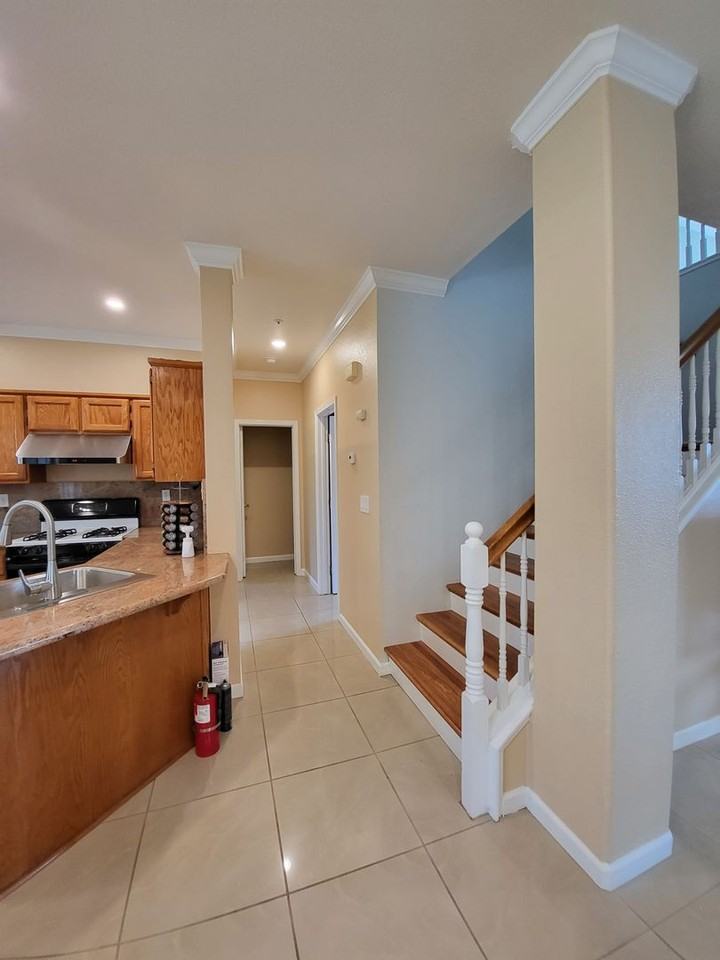 920 Garcia Dr - Photo 6 of 20