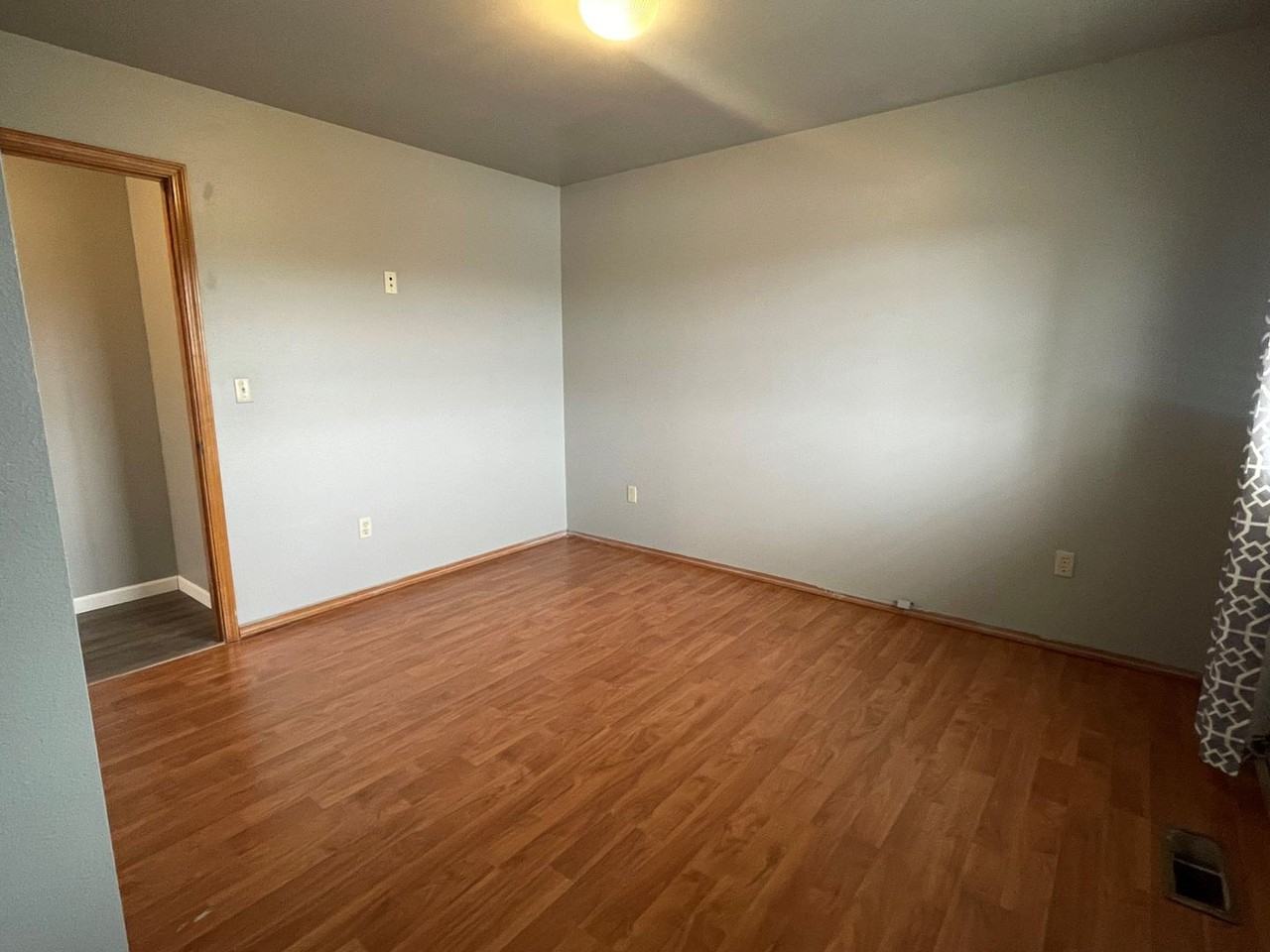 1138 N Baker Ave - Photo 6 of 12